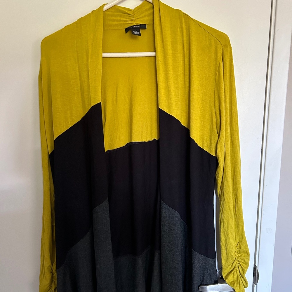 Great Topper - made by Alfani. Size 1x